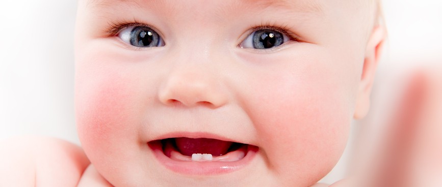 baby teeth brushing